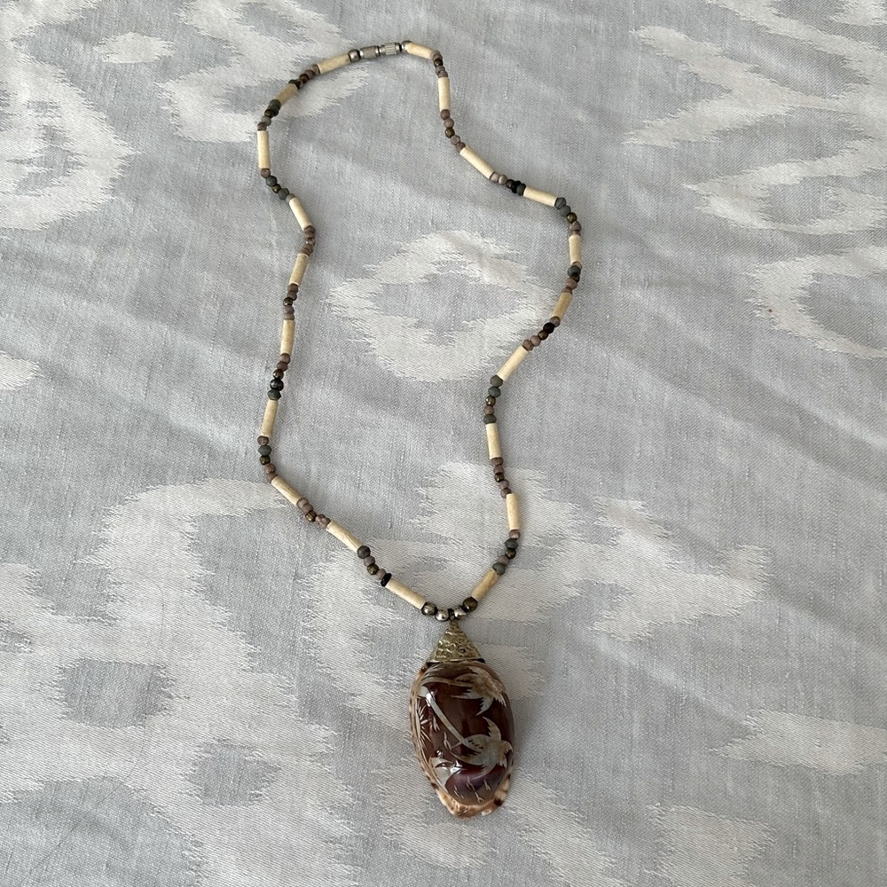 Handmade and hand carved conche shell w/silver details from India NWOT!